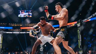 Der "albanische Adler" siegt in blutigem Schlagabtausch