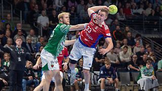 Füchse verabschieden sich mit wilder Pleite aus Meisterrennen