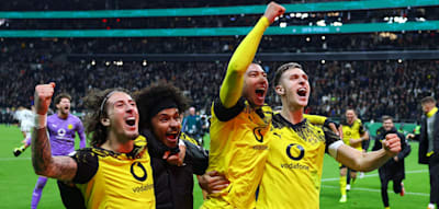 „Zwei richtig geile Erlebnisse“ – Dortmund siegt im Elfmeterschießen und zieht ins Achtelfinale ein