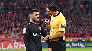 VfB-Star Undav regt sich über nicht gezeigte Rote Karte auf