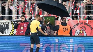 Horst Heldt ist nach VAR-Einsatz außer sich