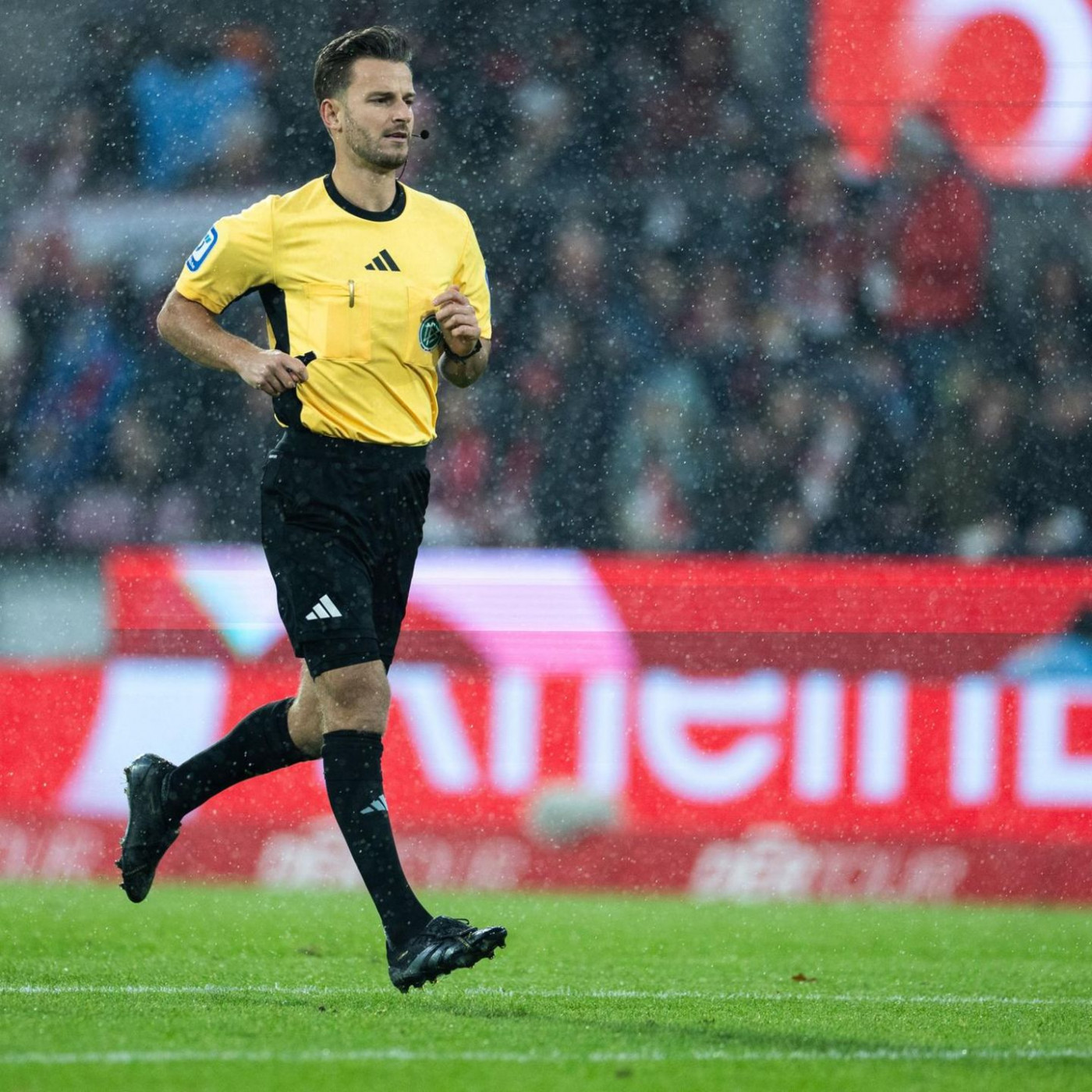 Fünf Minuten Videobeweis sorgen für Ärger beim Hamburger SV