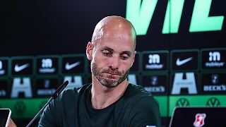 VfL Wolfsburg kämpft um seinen Trainer Paul Simonis