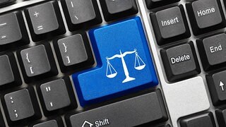 Ist Cybermobbing strafbar?