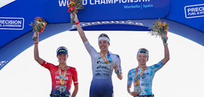 Schon weit vor der Ziellinie klatschte die Deutsche mit den Zuschauern ab