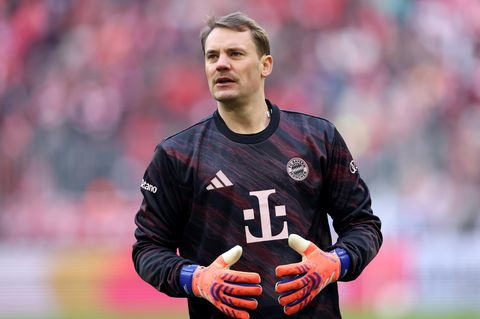 Warum sich Bayern mit einem umgekehrten T auf dem Trikot warm machte