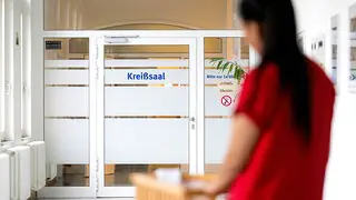 Trauma im Kreißsaal: "Für mich war das, was da passiert ist, Gewalt"