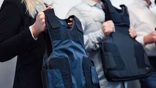 Gerichtsvollzieher in Sachsen erhalten schusssichere Westen