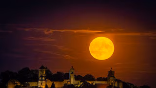 Letzter Supermond mit Planeten-Parade