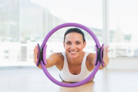 Wie Sie mit einem Pilates-Ring Ihr Ganzkörpertraining intensivieren