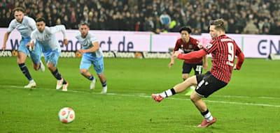 Vergebener Elfmeter und Pyrotechnik – Hannover verpasst Sieg gegen Bochum