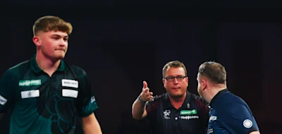 Eklat im Ally Pally &ndash; Menzies rastet aus und fliegt von der B&uuml;hne