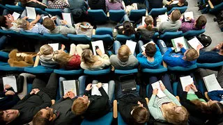 Vom H&ouml;rsaal ins Jobcenter: Immer mehr arbeitslose Akademiker in Mitteldeutschland