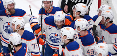 Oilers-Team feiert Draisaitl mit besonderer Aktion und Zigaretten