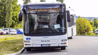 Verdi fordert bezahlte Wartepausen f&uuml;r Busfahrer