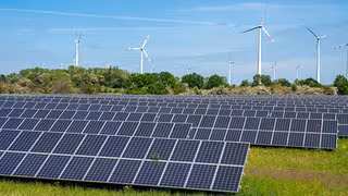 Strommix 2025: Solar &uuml;berholt Kohle &ndash; aber weniger Wind als gew&uuml;nscht