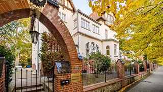 Experte: Fast kein Museum im Osten ohne DDR-Raubkunst