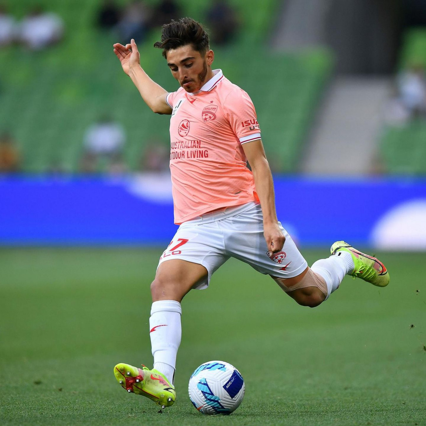 Spott und Ausgrenzung &ndash; Fu&szlig;baller offenbart wahren Grund f&uuml;r Vereinswechsel