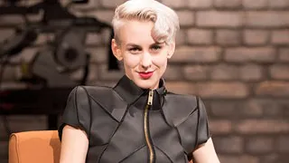 "Ich streichle und peitsche": Wie Lisa Eckhart ihr Publikum vers&ouml;hnen will