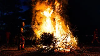 Weihnachtsbaum verbrennen: Hier feiert Sachsen Knut-Feste am Wochenende