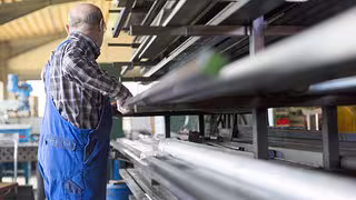 Leidenschaft oder Notwendigkeit: Warum viele Rentner weiter arbeiten