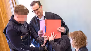 Polizist bei Fahndung get&ouml;tet: Zeugen schildern ersch&uuml;tterndes Geschehen