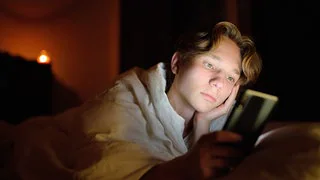 Jugendschutz oder Zensur - darf der Staat Social Media verbieten?