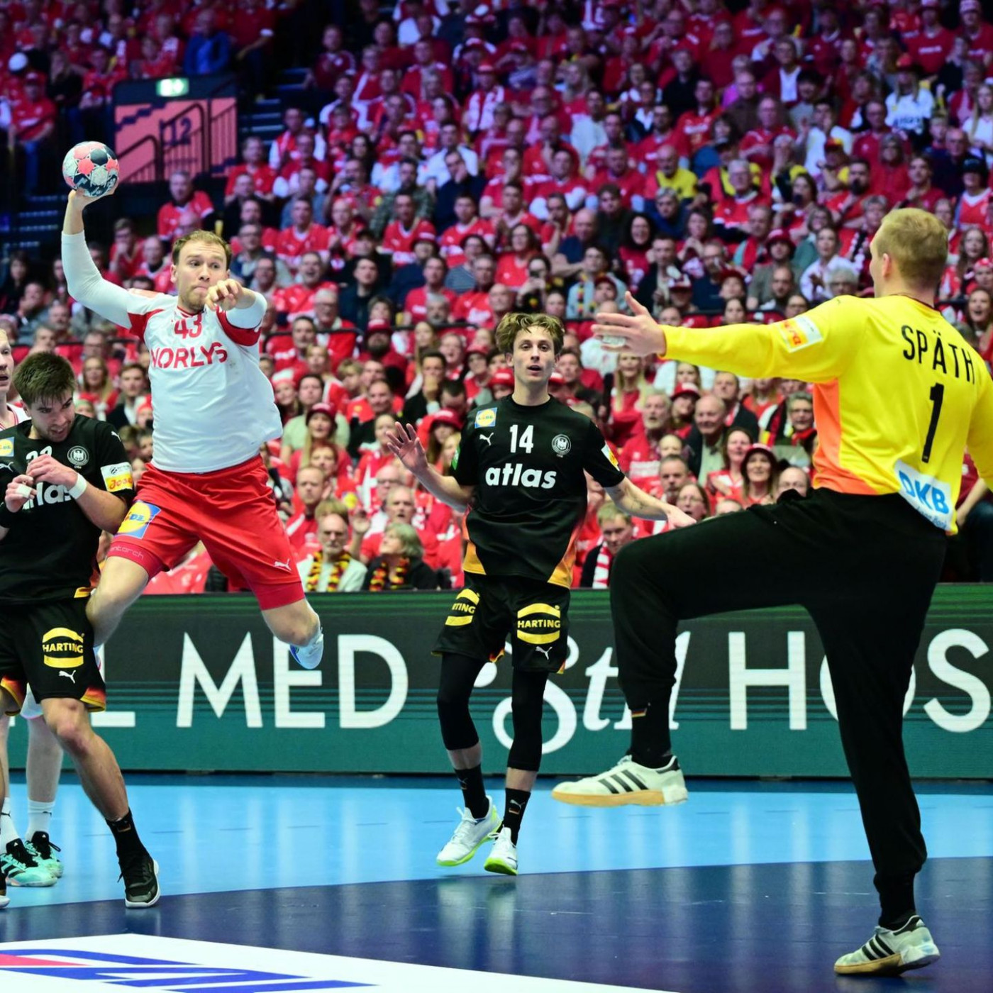 Deutschland unterliegt Topfavorit D&auml;nemark und zittert ums Halbfinale