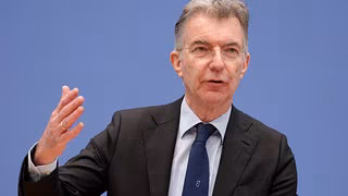 Heusgen pl&auml;diert f&uuml;r atomaren Schutzschirm Europas