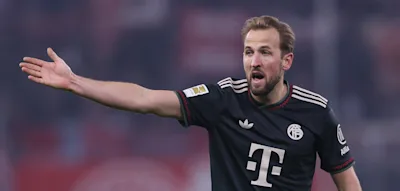 Direkt nach Abpfiff geht es f&uuml;r die Bayern zur Schiedsrichter-Kabine