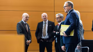 AfD-Misstrauensvotum: Voigt bleibt Ministerpr&auml;sident - H&ouml;cke gescheitert