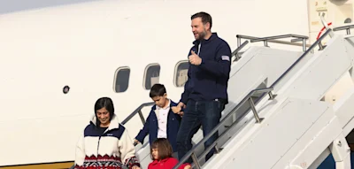 J.D. Vance reiste mit 14 Flugzeugen zu den Olympischen Spielen