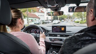"Einfach zu teuer": F&uuml;hrerschein soll g&uuml;nstiger werden &ndash; &Uuml;bungsfahrten mit Eltern geplant
