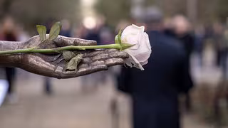 Newsblog: Zahlreiche Demos in Dresden - Polizei erwartet "dynamische" Lage