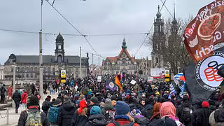 Newsblog: Demonstrationen gegen rechtsextremen Aufmarsch in Dresden