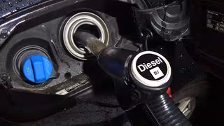 Vier Ursachen: Warum Diesel fast so teuer ist wie Benzin