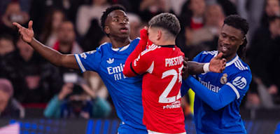 Fifa-Chef fordert Rot f&uuml;r Spieler, die beim Sprechen den Mund bedecken