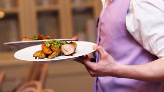 Wie sich Restaurants &uuml;ber Wasser halten