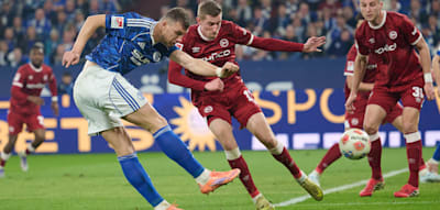 Wieder Dzeko &ndash; Schalke geht n&auml;chsten Schritt Richtung Bundesliga