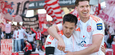 Nach dem Tod der Klublegende feiert Fortuna einen Ausw&auml;rtssieg