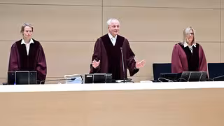 Klage gegen Astrazeneca zu H&ouml;rsturz nach Corona-Impfung muss neu verhandelt werden