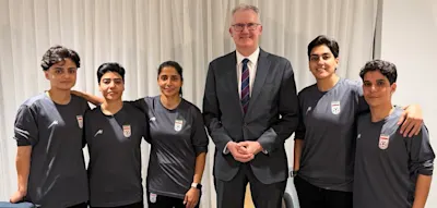 Iranische Fu&szlig;ballerinnen erhalten Asyl in Australien &ndash; und legen sofort Kopftuch ab