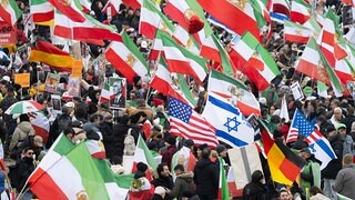 "Was die Menschen in Iran schreien, schreien wir hier weiter"