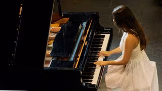 Ergreifender Roman folgt kurzem Leben von DDR-Pianistin