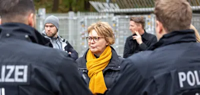 Ministerin contra Ultras &ndash; &bdquo;Haben ein Problem&ldquo;