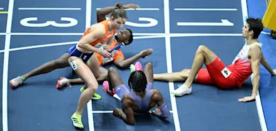 Sturz-Chaos bei der WM &ndash; US-Staffel mit nur einem Schuh chancenlos