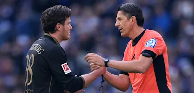 Applaus vom Gegner &ndash; die versp&auml;tete Fair-Play-Geste des Augsburger St&uuml;rmers