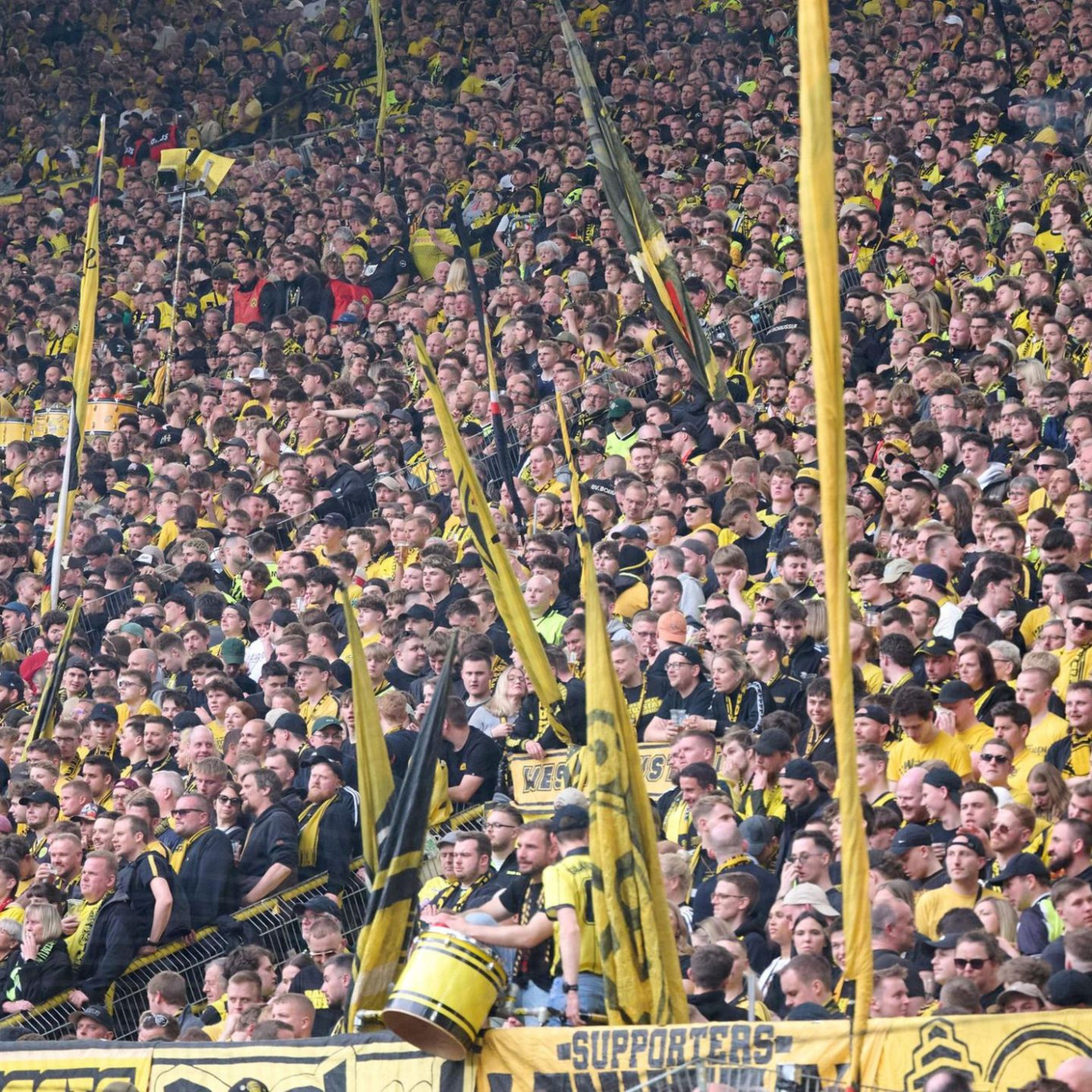 Nach Kollaps im Stadion: BVB-Fan ist im Krankenhaus gestorben