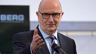 Woidke: Strom muss da billig sein, wo Windr&auml;der stehen