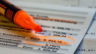 Konto leer: Immer mehr Deutsche rutschen ins Minus